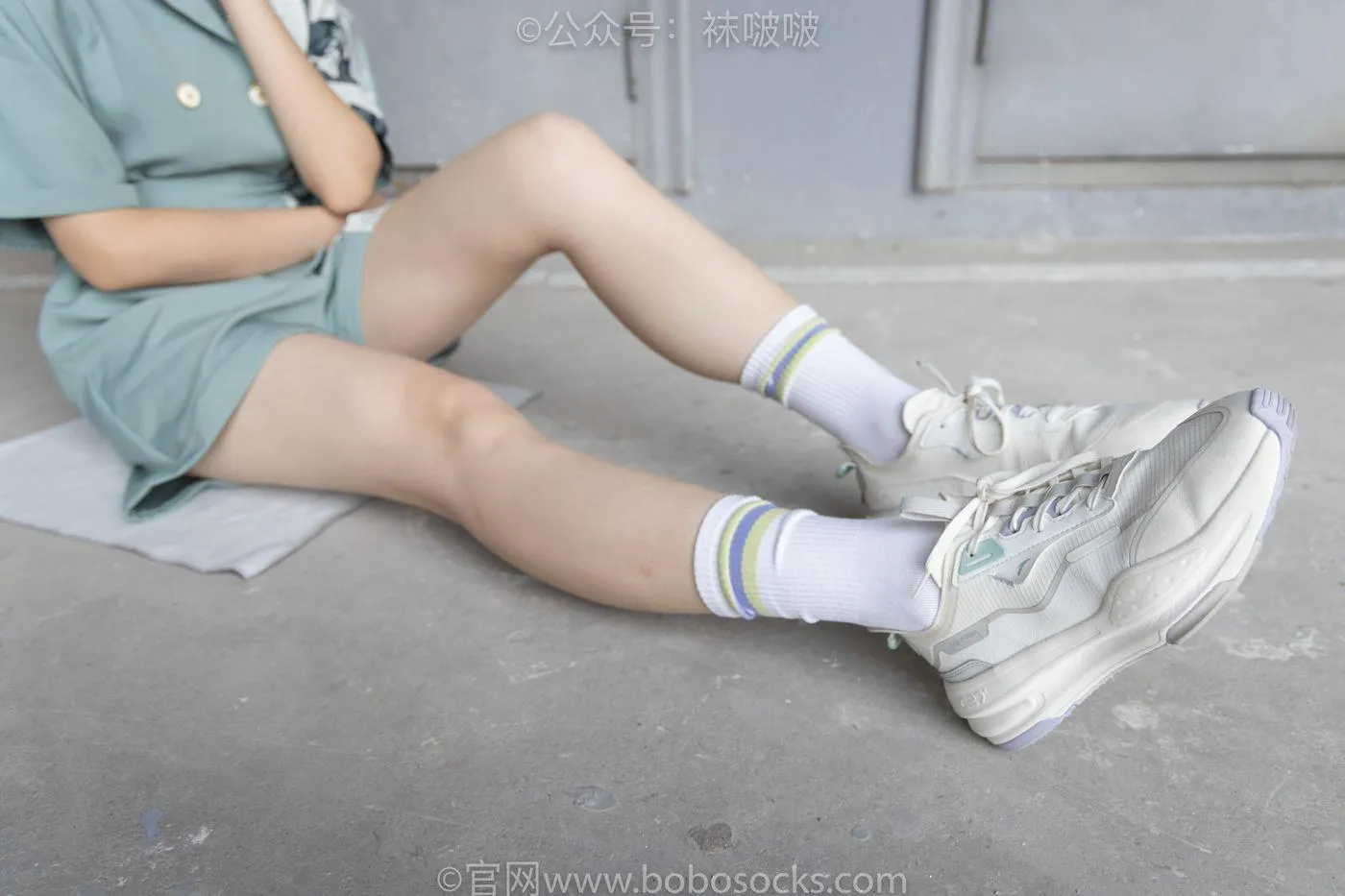 [BoBoSocks袜啵啵]NO.025 熊熊-安踏运动鞋、白色棉袜（踩脏）、裸足 [146P]插图5